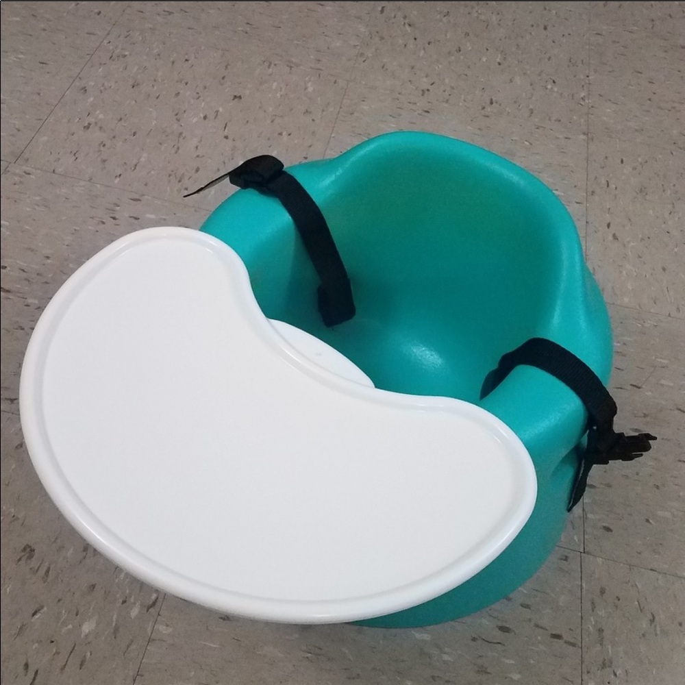 Bumbo seat with tray